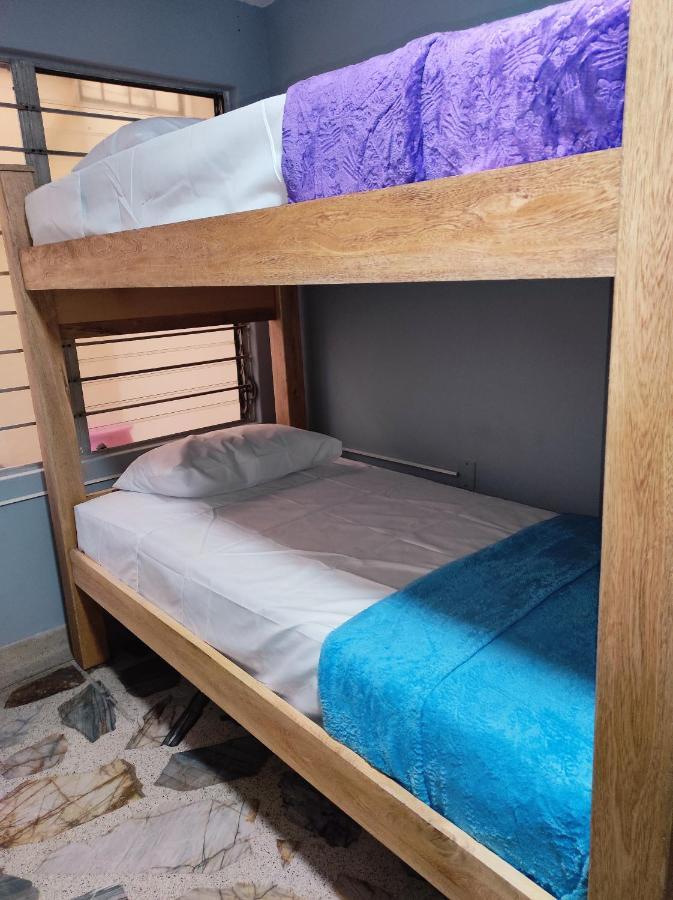 Key West Hostel Medellin Luaran gambar