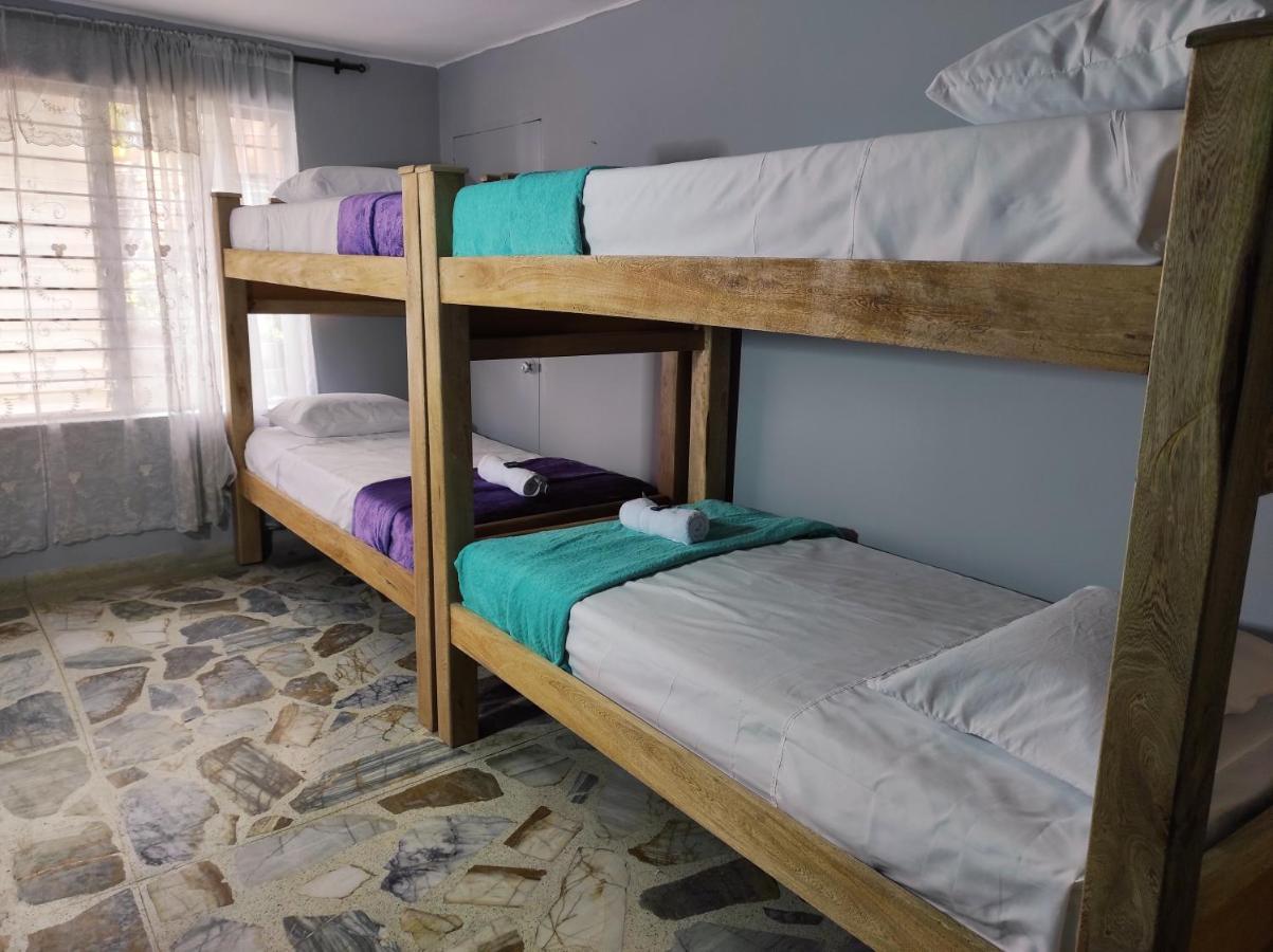 Key West Hostel Medellin Luaran gambar